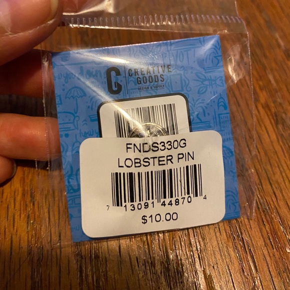 Friends NYC Pop Up - Lobster Enamel Pin - Picture 2 of 2